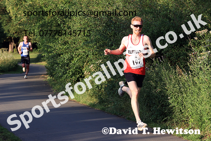 The 2025 Tynedale Pie n Peas 10k Road Race, Ovington to Low Prudhoe, Northumberland. Photo: David T. Hewitson/Sports for All Pics